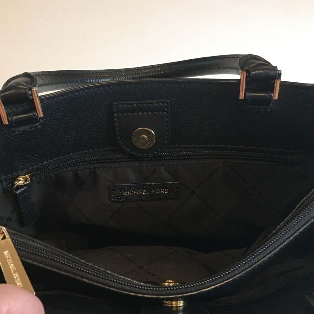 Michael Kors | Black Pebbled Leather Shoulder Bag with Gold Accents - Picture 9 of 15